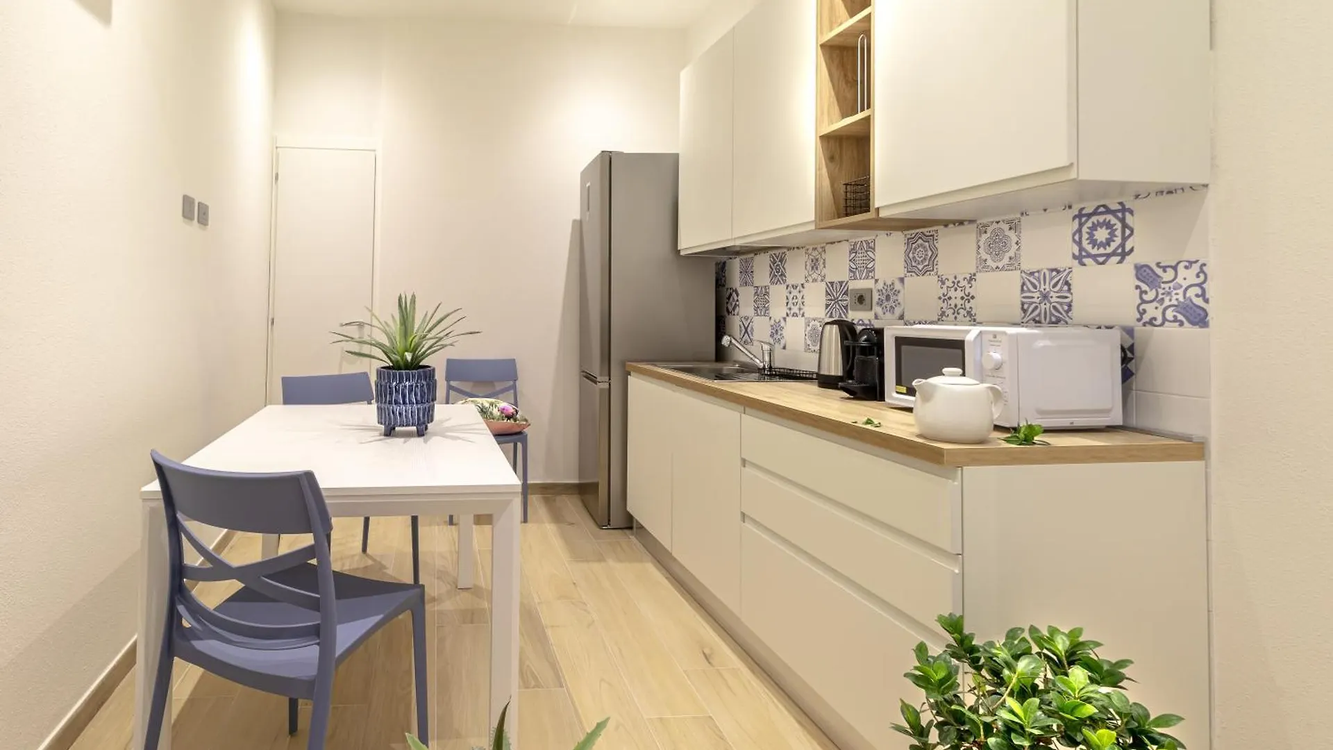 Artis Rooms Guesthouse Кальяри Гостевой дом