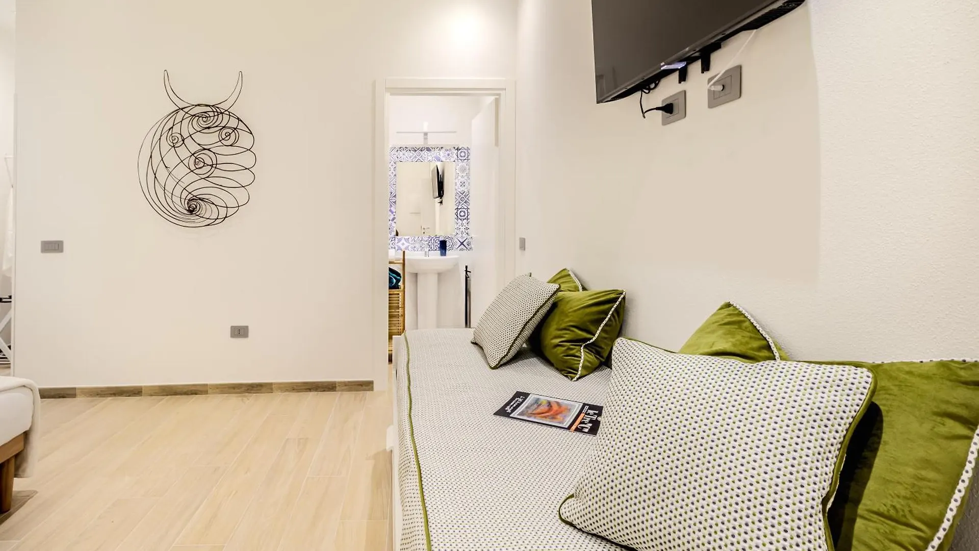 Artis Rooms Guesthouse Кальяри