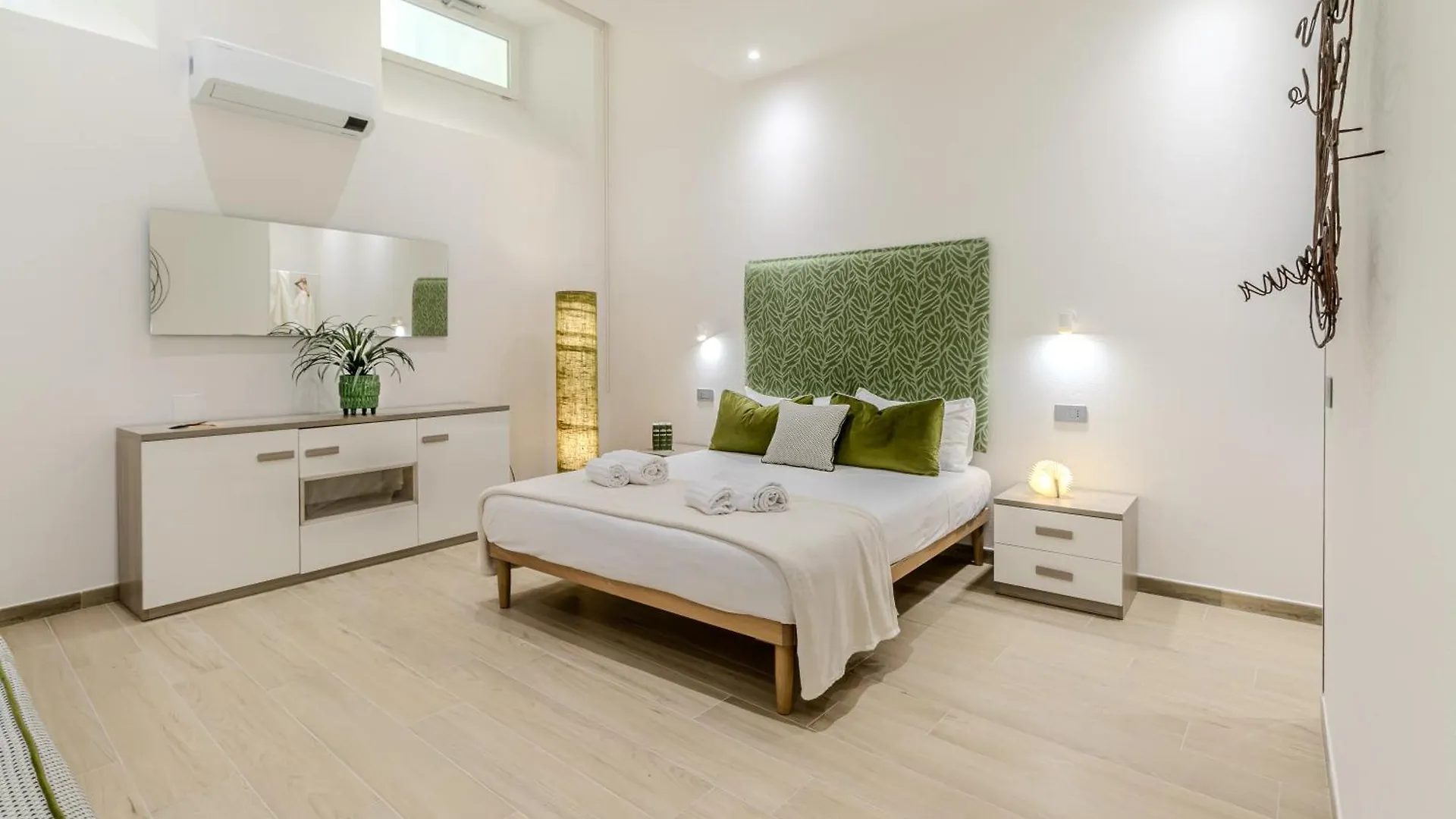 Artis Rooms Guesthouse Кальяри 0*,  Италия