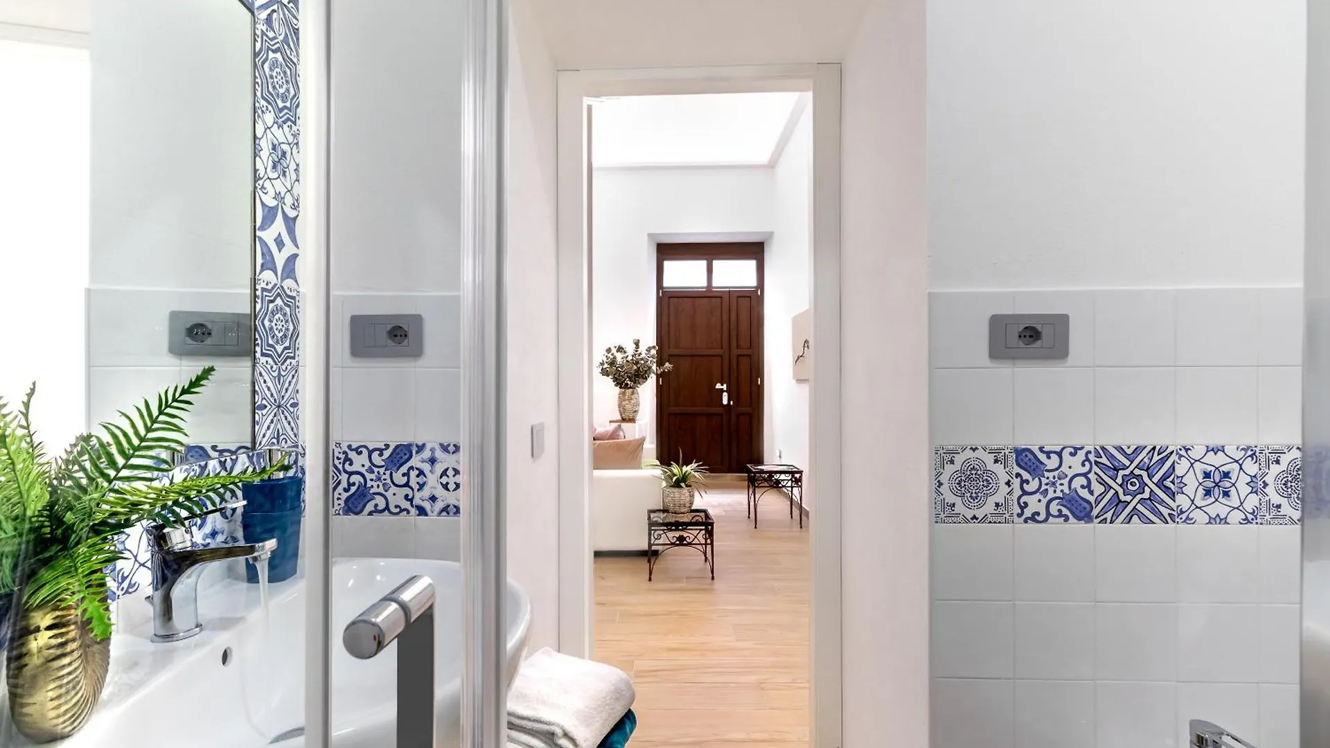 Гостевой дом Artis Rooms Guesthouse Кальяри Италия