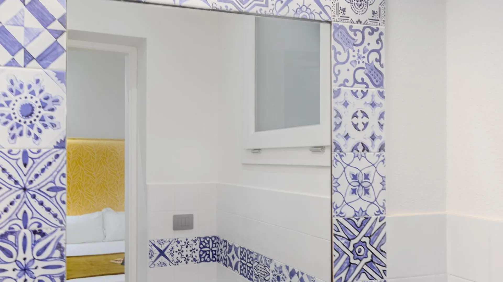 Artis Rooms Guesthouse Кальяри 0*,