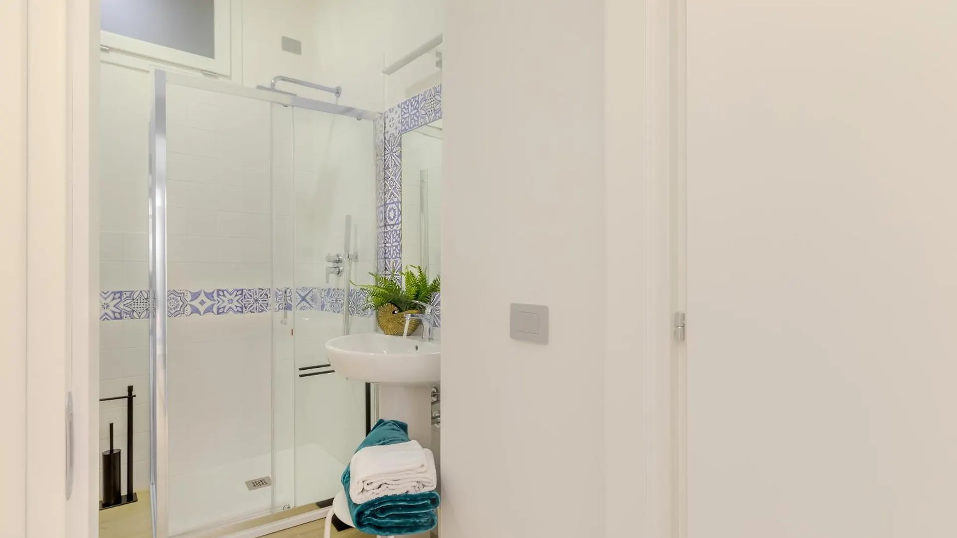 Artis Rooms Guesthouse Кальяри Гостевой дом